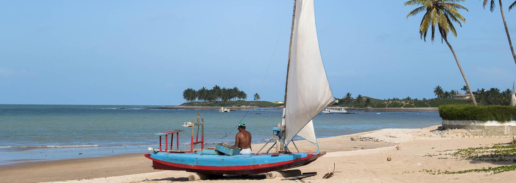 Maracajaú é um paraíso, cercada por dunas, lagoas cristalinas e coqueiros
